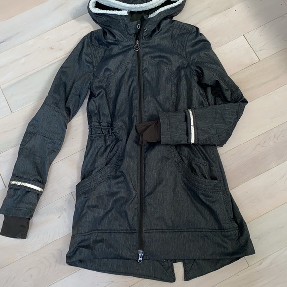 Lululemon Apres Run Anorak soft shell jacket parka - Picture 4 of 16